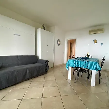 Bella Vista In Center With Pool By Holidays Appartement *